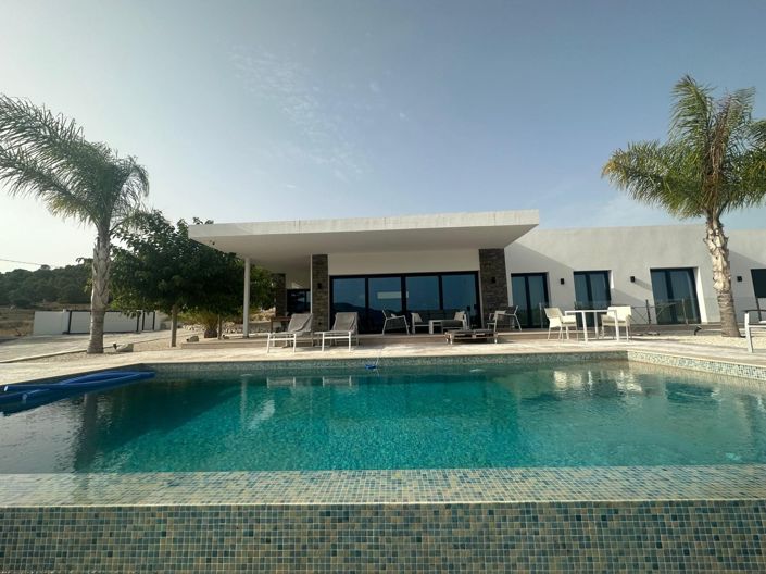 Image No.2-3 Bed Property for sale