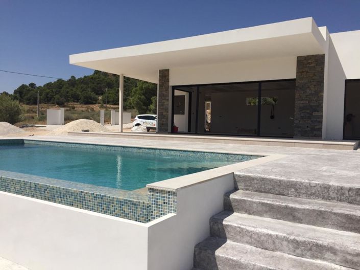 Image No.23-3 Bed Property for sale
