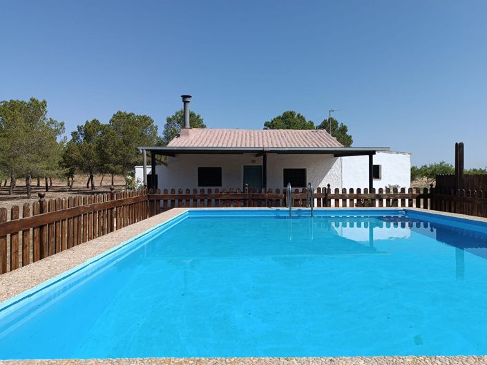 Image No.1-3 Bed Villa for sale