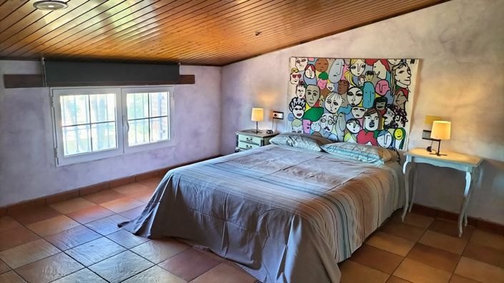 Image No.10-8 Bed Villa for sale