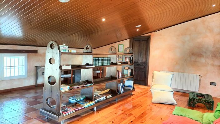 Image No.7-8 Bed Villa for sale