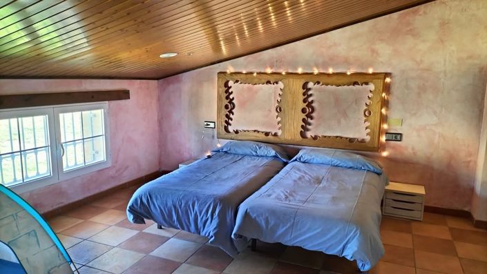 Image No.8-8 Bed Villa for sale