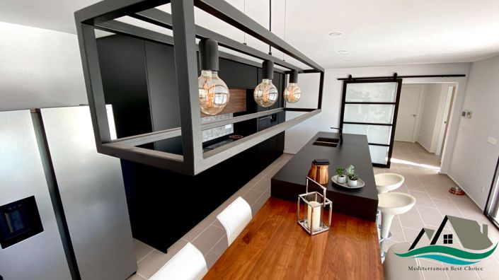 Image No.8-3 Bed Property for sale