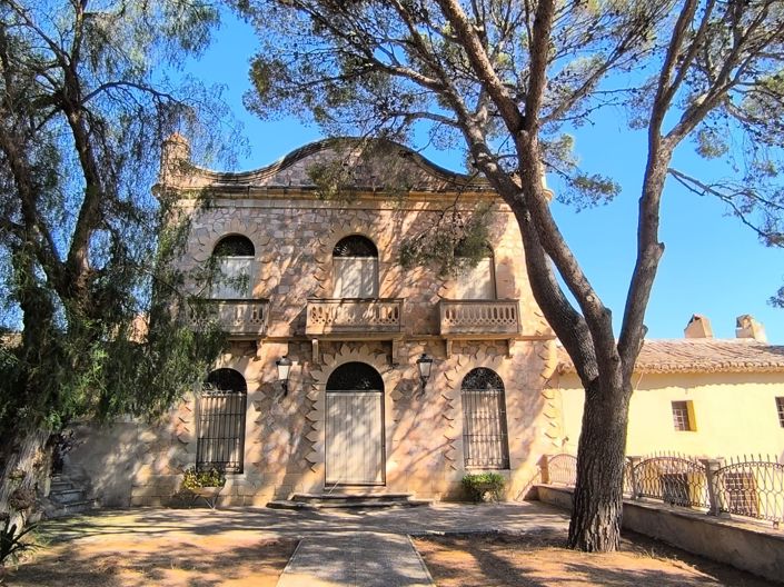 Image No.2-15 Bed Country House for sale