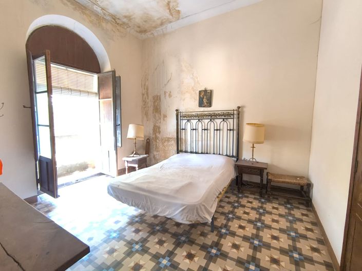 Image No.9-15 Bed Country House for sale