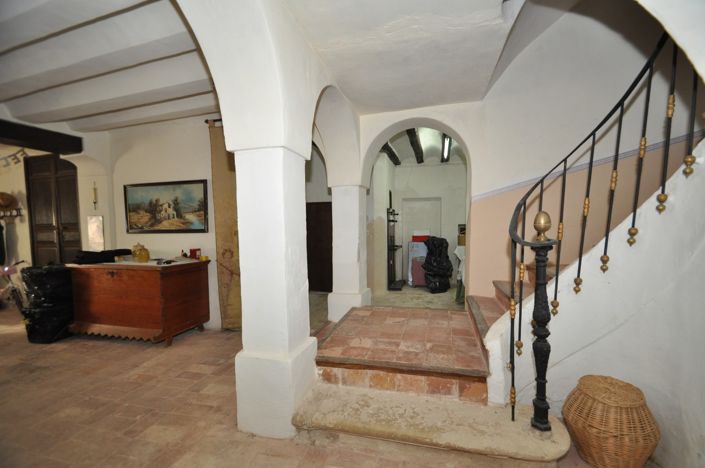 Image No.1-8 Bed Country House for sale