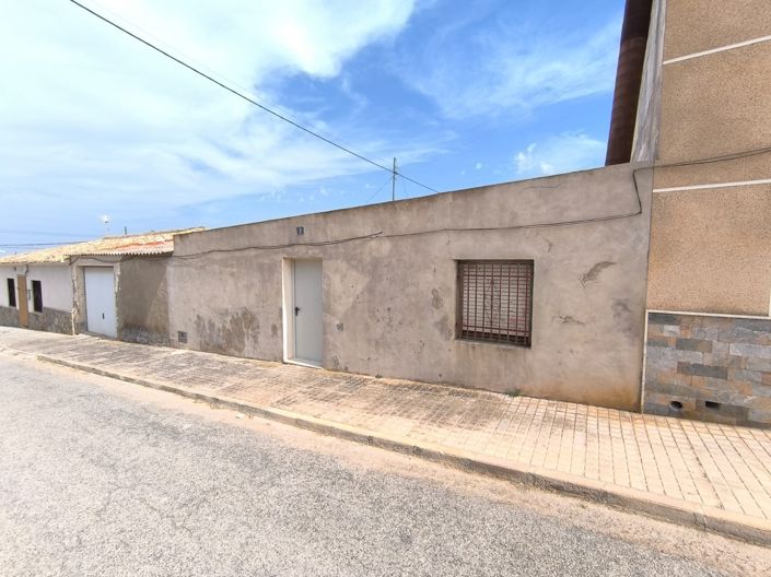 Image No.1-3 Bed Townhouse for sale