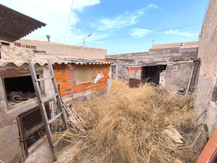 Image No.13-3 Bed Townhouse for sale