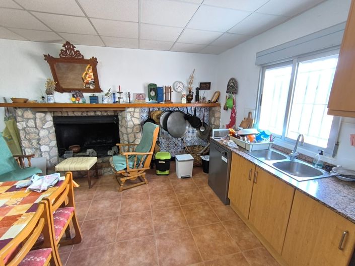 Image No.8-3 Bed Country House for sale