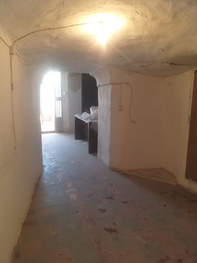 Image No.1-4 Bed House for sale