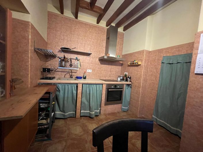 Image No.16-5 Bed Townhouse for sale