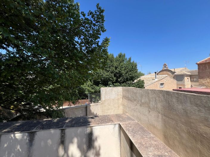 Image No.35-5 Bed Townhouse for sale