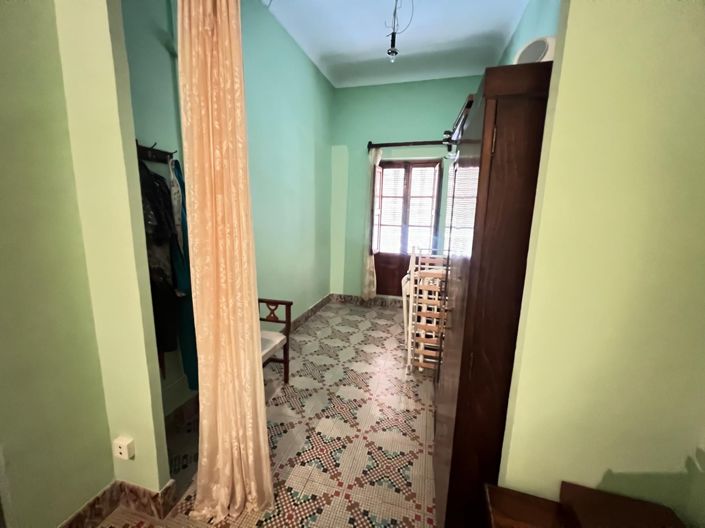 Image No.41-5 Bed Townhouse for sale