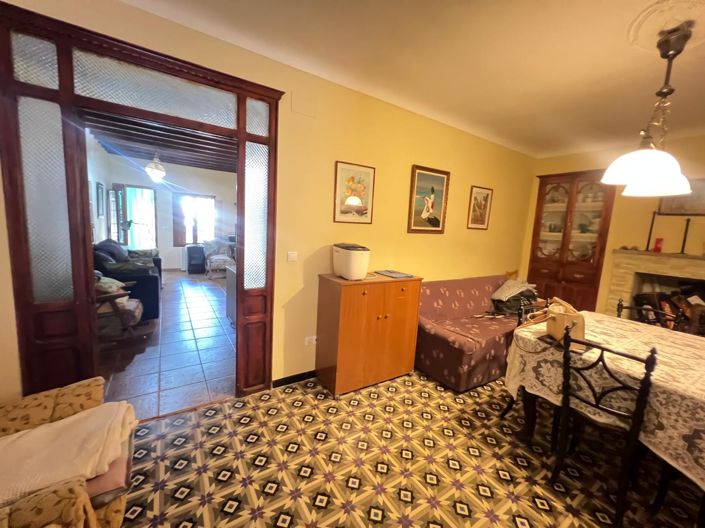 Image No.8-5 Bed Townhouse for sale