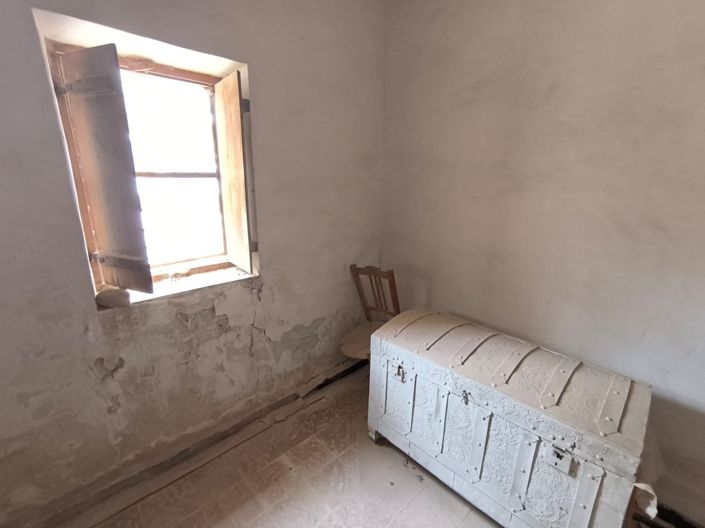 Image No.14-7 Bed Country House for sale