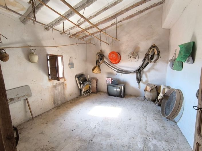 Image No.16-6 Bed Country House for sale
