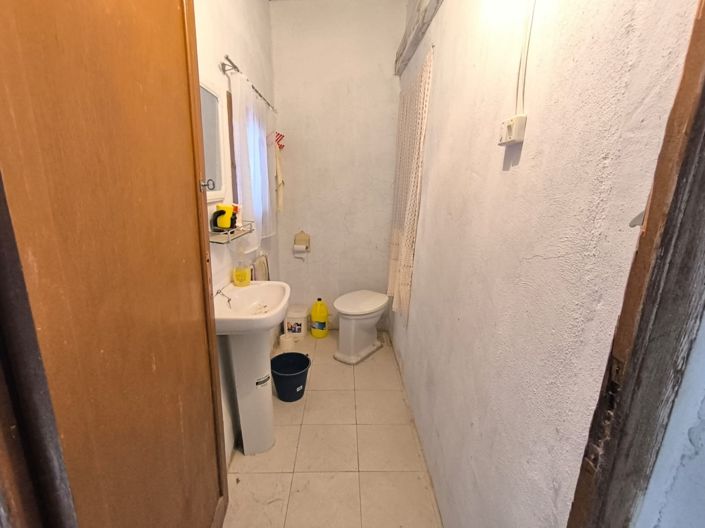 Image No.17-6 Bed Country House for sale