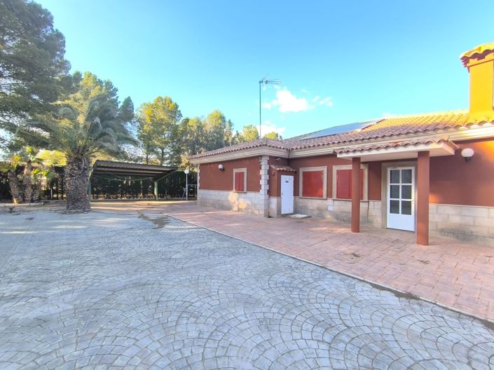 Image No.1-5 Bed Villa for sale