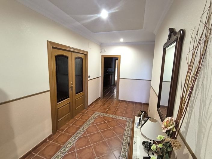 Image No.17-5 Bed Villa for sale