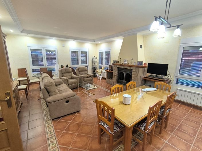 Image No.5-5 Bed Villa for sale