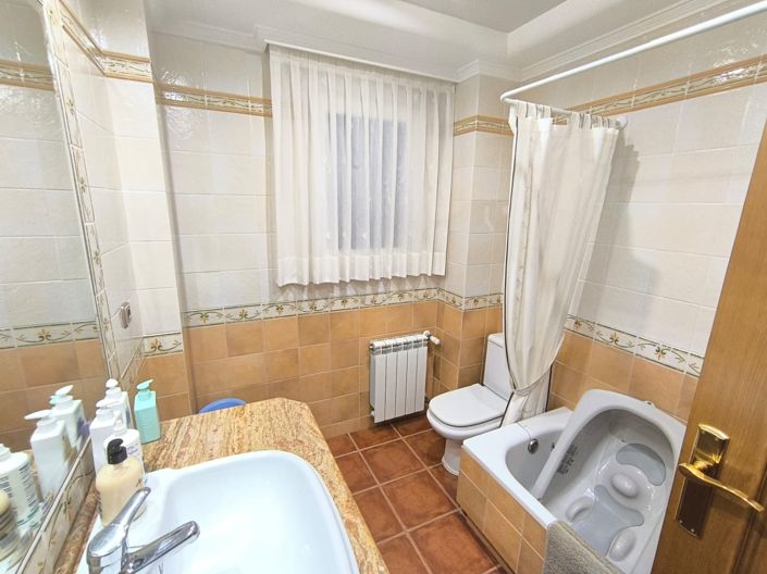 Image No.8-5 Bed Villa for sale