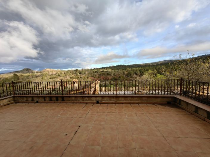 Image No.18-7 Bed Country House for sale