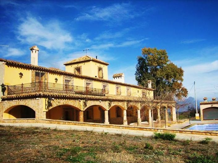 Image No.2-7 Bed Country House for sale