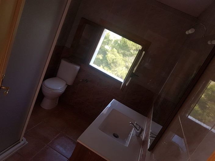 Image No.9-Maison de campagne de 8 chambres à vendre à Yecla