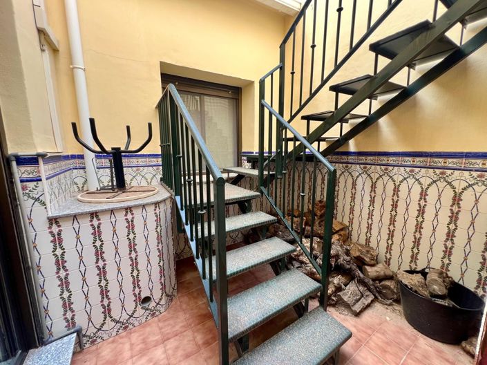 Image No.19-3 Bed Townhouse for sale