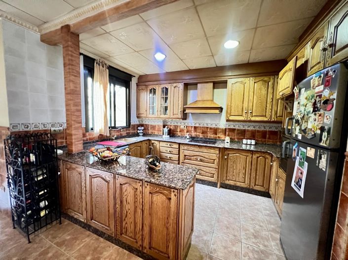 Image No.3-3 Bed Townhouse for sale