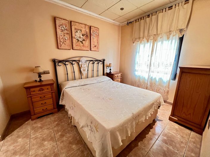 Image No.30-3 Bed Townhouse for sale