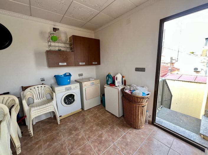 Image No.40-3 Bed Townhouse for sale