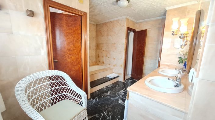 Image No.29-Maison de ville de 4 chambres à vendre à Elda