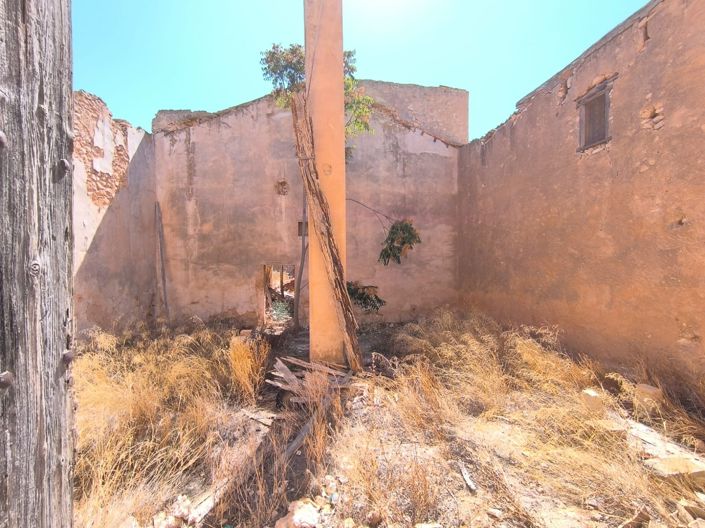 Image No.18-2 Bed Country House for sale