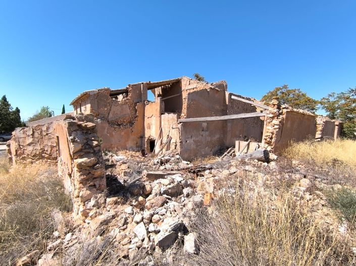 Image No.19-2 Bed Country House for sale