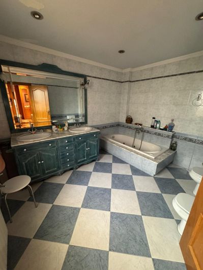 Image No.10-3 Bed Townhouse for sale