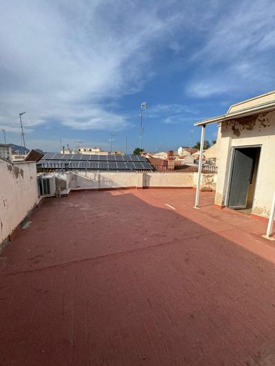 Image No.8-3 Bed Townhouse for sale