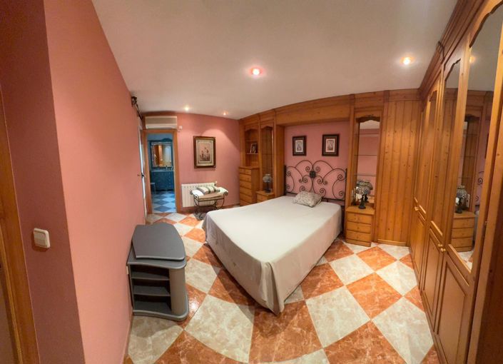 Image No.9-3 Bed Townhouse for sale