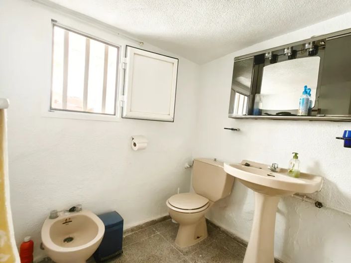 Image No.9-5 Bed Country House for sale