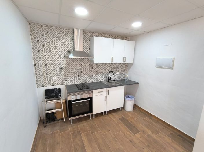 Image No.5-Maison de campagne de 1 chambre à vendre à Yecla