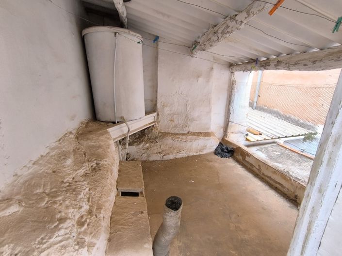 Image No.18-6 Bed Townhouse for sale