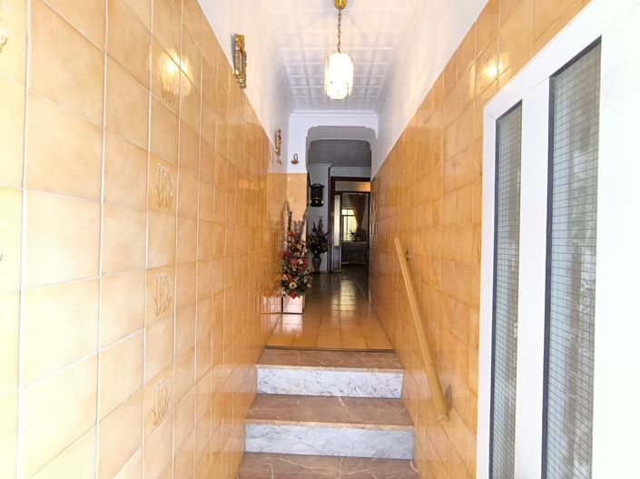 Image No.21-6 Bed Townhouse for sale