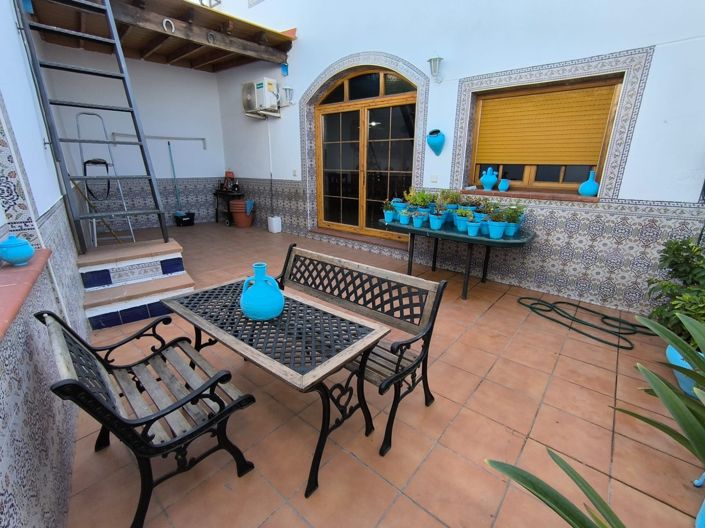 Image No.16-5 Bed Townhouse for sale