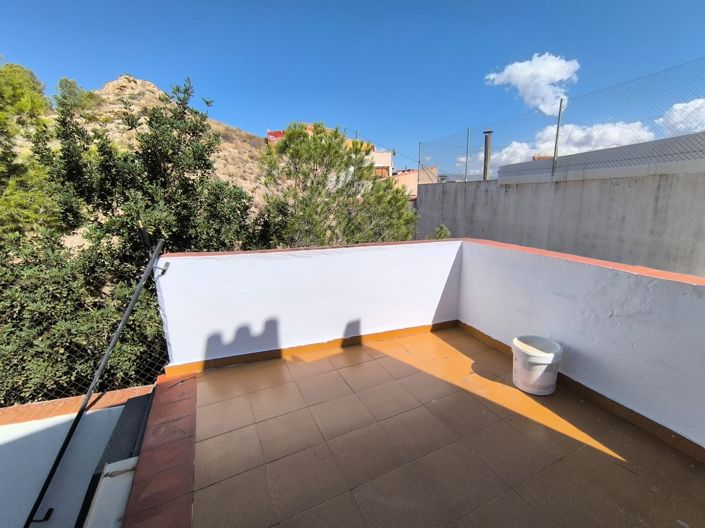 Image No.19-5 Bed Townhouse for sale