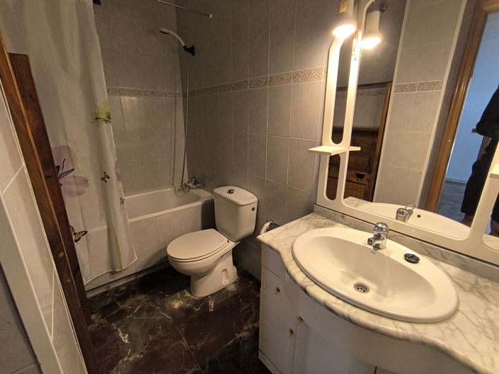 Image No.21-Maison de ville de 5 chambres à vendre à Sax