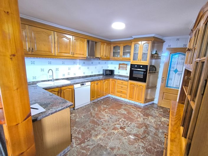 Image No.3-5 Bed Townhouse for sale