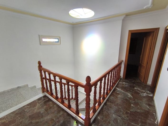 Image No.5-5 Bed Townhouse for sale