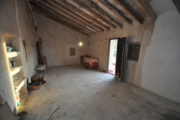 Image No.12-6 Bed Townhouse for sale