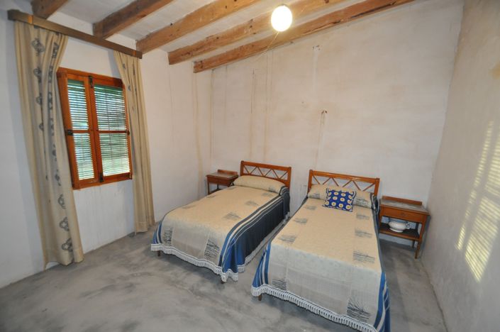 Image No.7-6 Bed Townhouse for sale