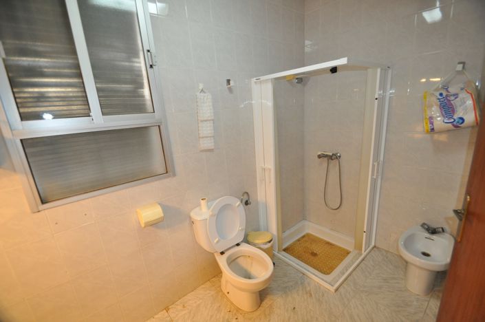 Image No.8-6 Bed Townhouse for sale